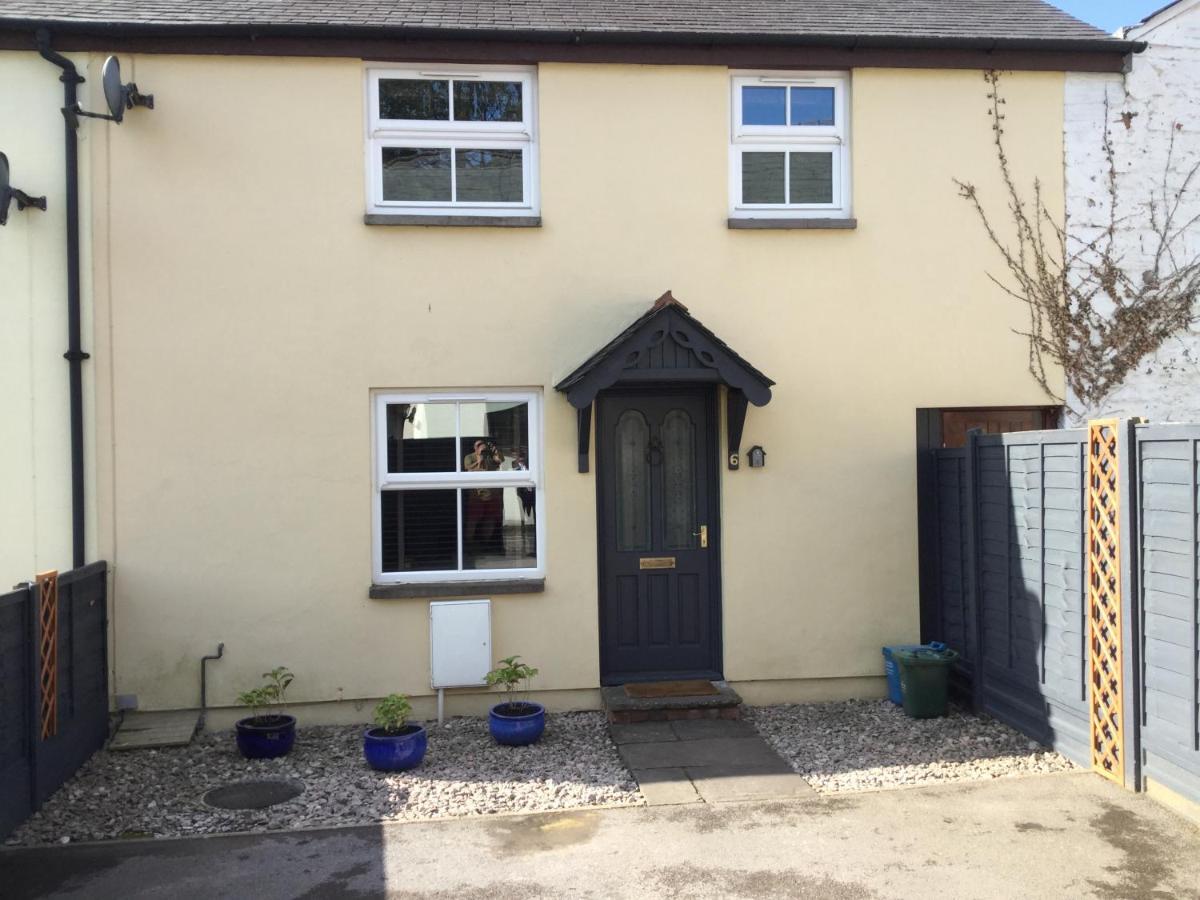 Apartamento 6 Beili Priory Abergavenny Exterior foto