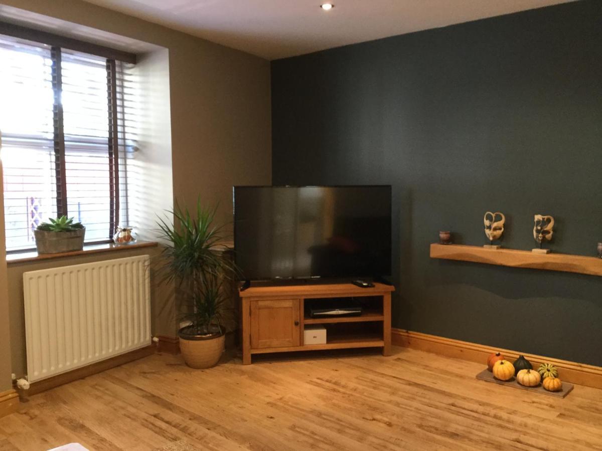 Apartamento 6 Beili Priory Abergavenny Exterior foto