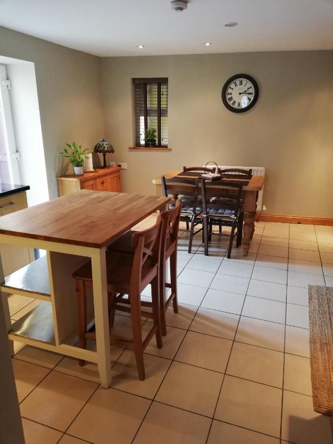 Apartamento 6 Beili Priory Abergavenny Exterior foto