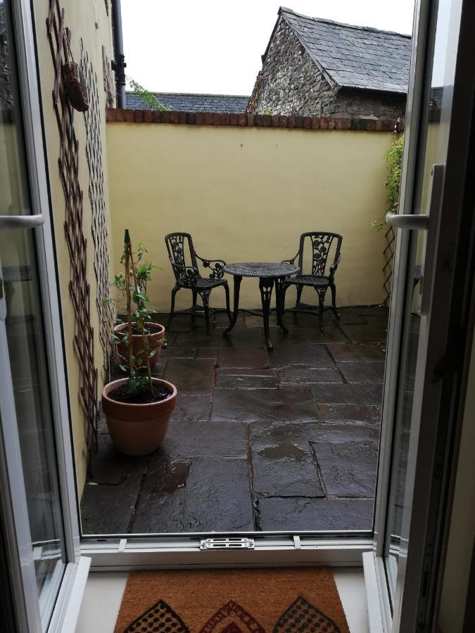 Apartamento 6 Beili Priory Abergavenny Exterior foto