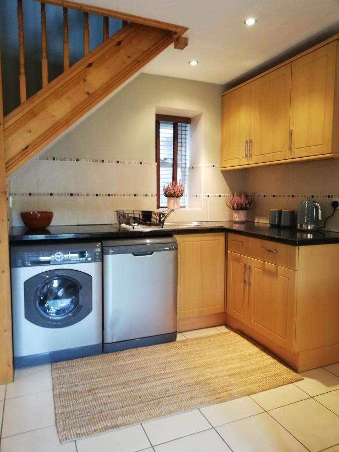Apartamento 6 Beili Priory Abergavenny Exterior foto